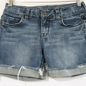 dELIA'S Bailey Denim Cuffed Jean Shorts 3/4
